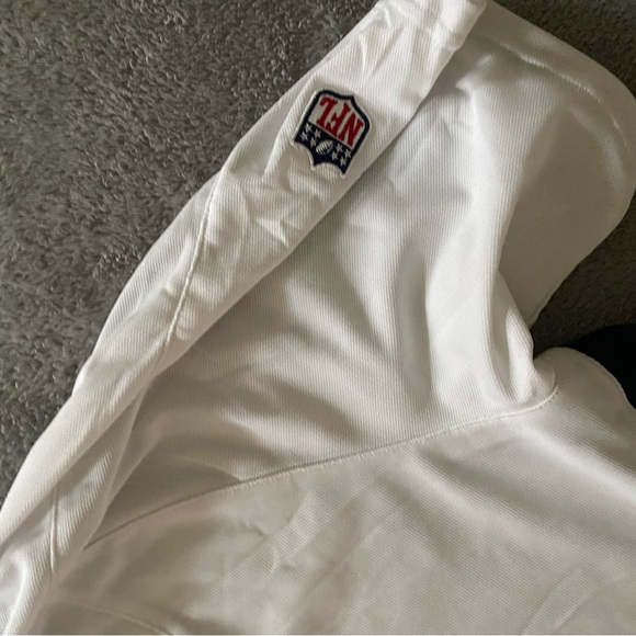 Reebok’s New England Patriots polo shirt - Picture 9 of 9